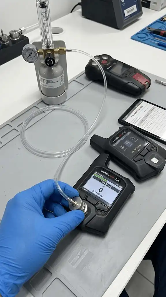 Taller Especializado en Calibración y Bump Test de Detectores Portátiles